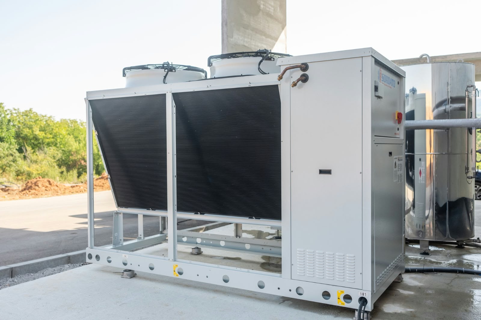 Industrial chiller